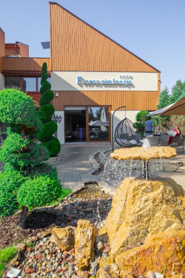 Floros Simfonija Hotel Sventoji Exterior photo