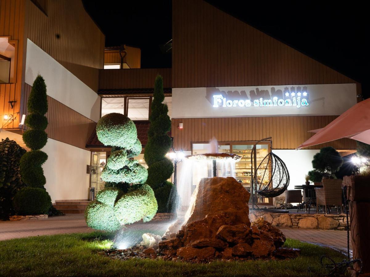 Floros Simfonija Hotel Sventoji Exterior photo