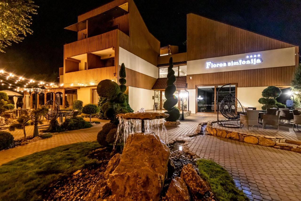 Floros Simfonija Hotel Sventoji Exterior photo