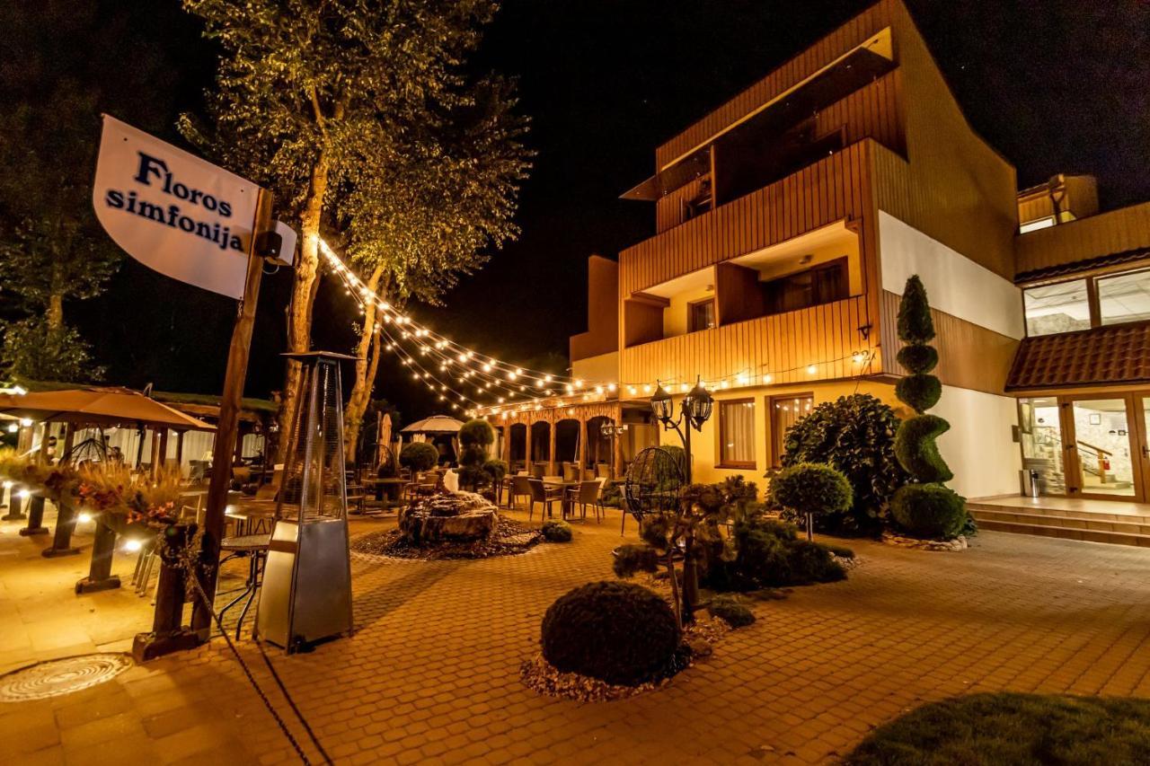 Floros Simfonija Hotel Sventoji Exterior photo