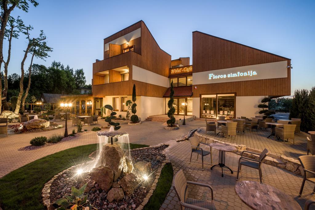 Floros Simfonija Hotel Sventoji Exterior photo